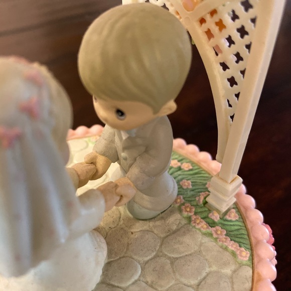 Vintage Ernesto Precious Moments Wedding Arch - Picture 4 of 6